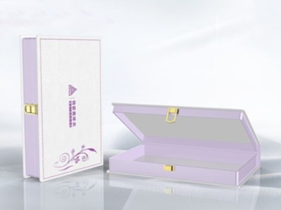 禮品包裝盒在進行覆膜工藝時，有色差嗎？